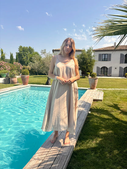 Robe longue à bretelles beige