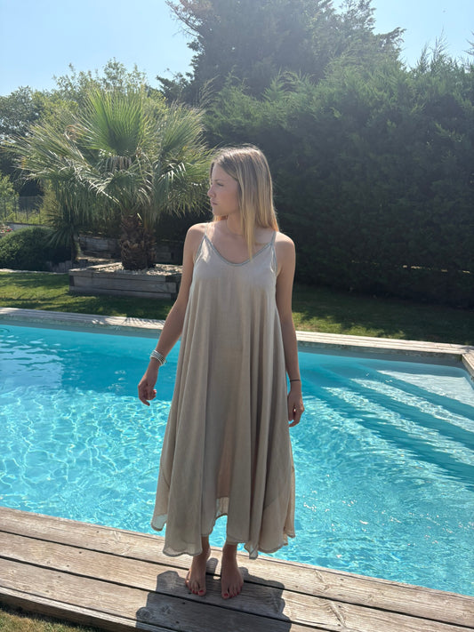 Robe longue à bretelles beige