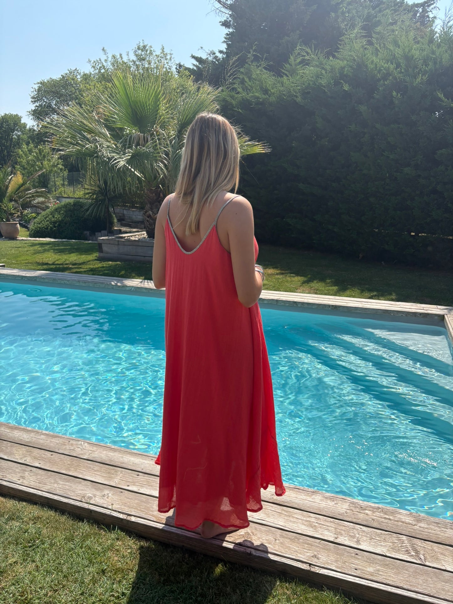 Robe longue à bretelles corail